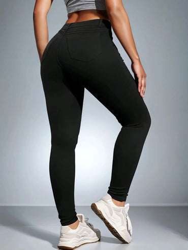 Jean skinny femme noir vu de dos, mode tendance 974 Réunion